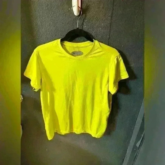 Men’s REI Neon Green Athletic Tshirt - Picture 1 of 4